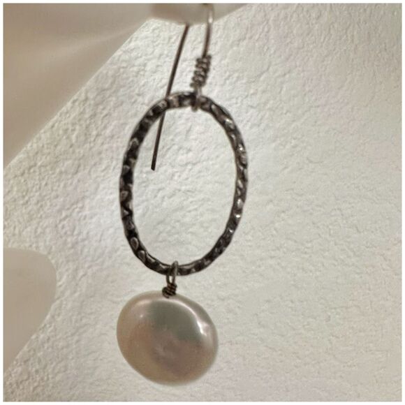 Sterling silver mother of pearl drop earrings - Picture 3 of 10